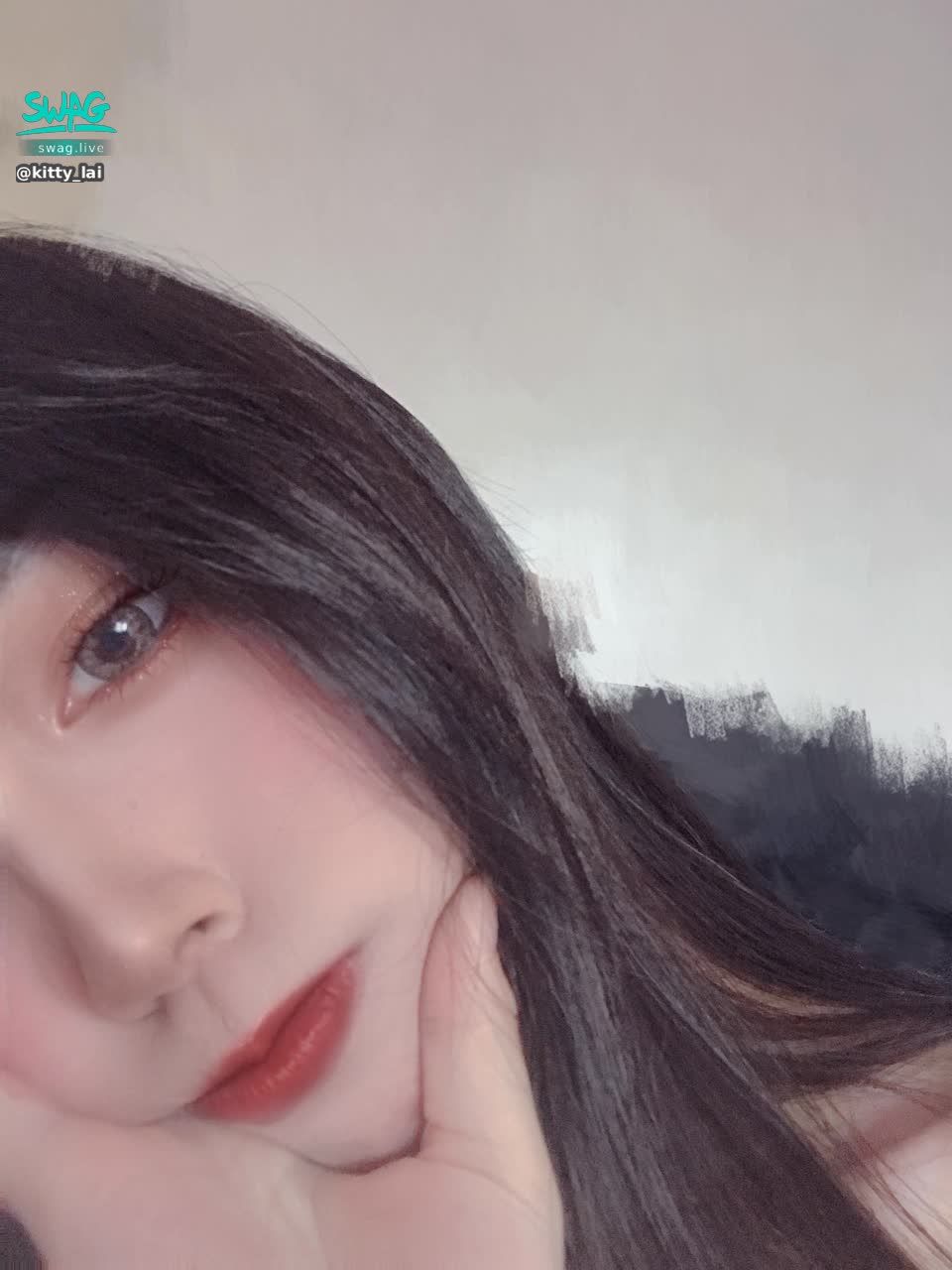 kitty_lai : 雖然拍貼機好像流行一陣子了，但突然發現卿卿到現在都還沒有去拍過？！要跟時代脫節了嗎🤣🤣