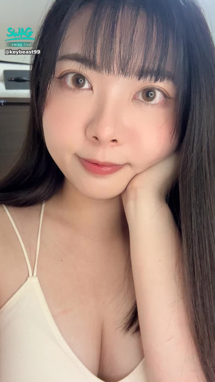 keybeast9963 : 好久不見🤣
容容沒有消失～
只是9月太忙 然後要登入的時候發現登不進去 弄了幾天這才登入成功🥲
預告一下下次開播10/7哦！！❤️