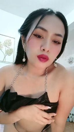 hotlips13 : Hot tease dance until tits Out🤤😋 
#Hotasfuck🔥😍