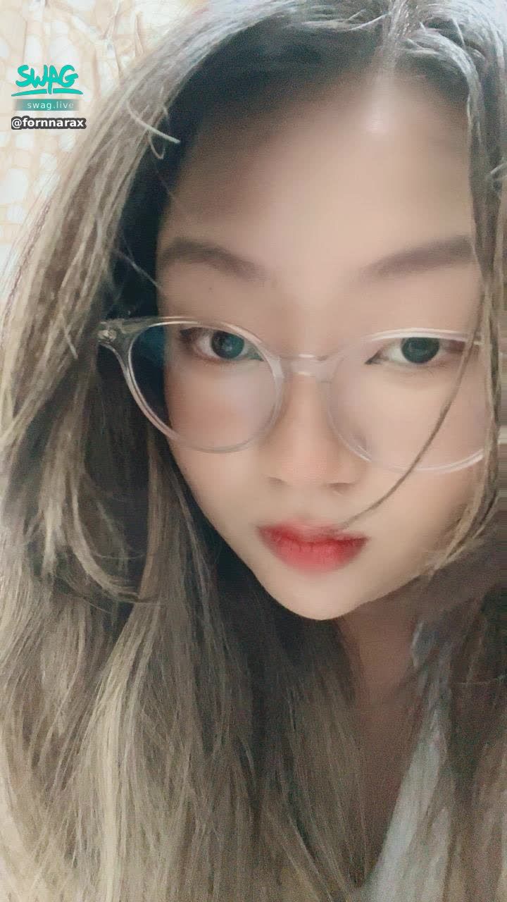 fornnarax : 少數有化妝的時候 但不怎麼開心