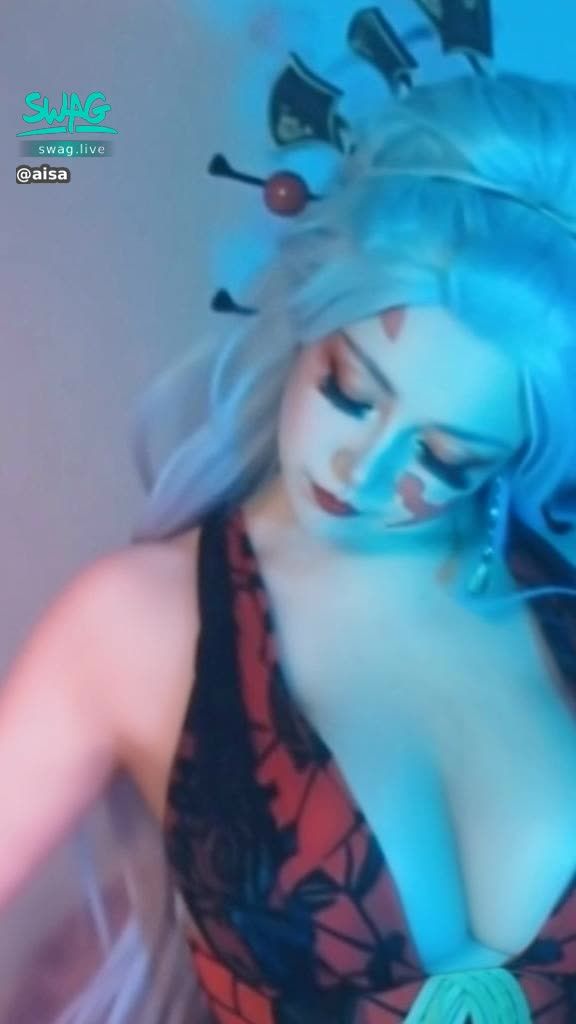 aisa : cosplay 😈 有人知道這是哪個角色嗎？