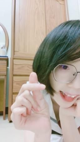 lynnbae : 10/06 23:00 久違的直播❤️ 大家佳節愉快:)
#sexy #奶 #露點 #露臉 #翹屁股 #內褲