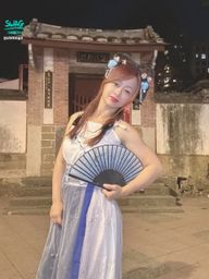 chiting3 : 今天我變身為嫦娥為各位客倌獻才藝,希望各位公子哥能笑納😘