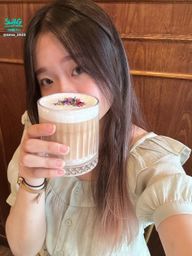 anna_2025 : 早上好呀 來到了最喜歡的小週末 來杯甜甜的奶茶吧 🥰🥰🥰
( ps:很日常的照片 點了別後悔🤣🤣)
