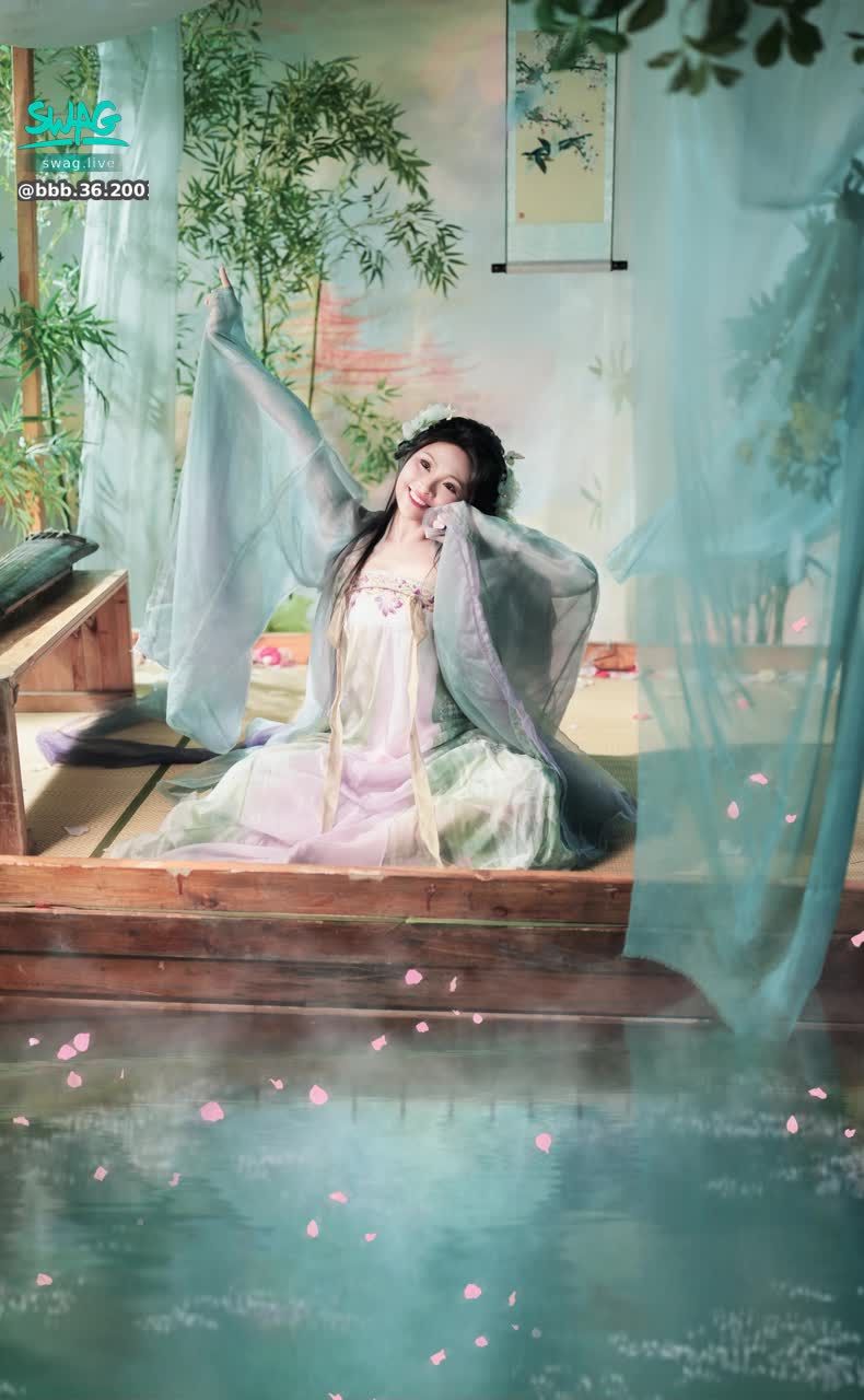 bbb.36.2001 : Babe
最愛唱古風歌了🙂
珊卓是唱歌主播，這兩天都會出現蒐集中秋🥮
來聽歌請不要吝嗇給點鼓勵好嗎💖☺️