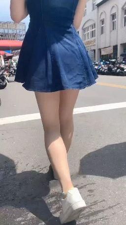 nanababy6503 : 裙襬搖搖，裙底走光，若隱若現
#性感 #絲襪 #長腿 #騷 #裙底