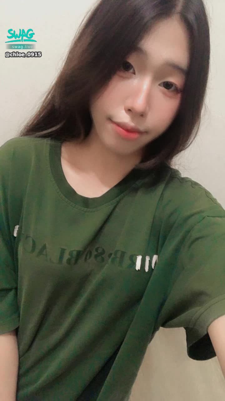 chloe_0915 : 最近被誇獎越來越會化妝了🥰你們覺得呢❤️ #生活 #日常 #露臉 #可愛 #性感 #貧乳 #蘿莉控