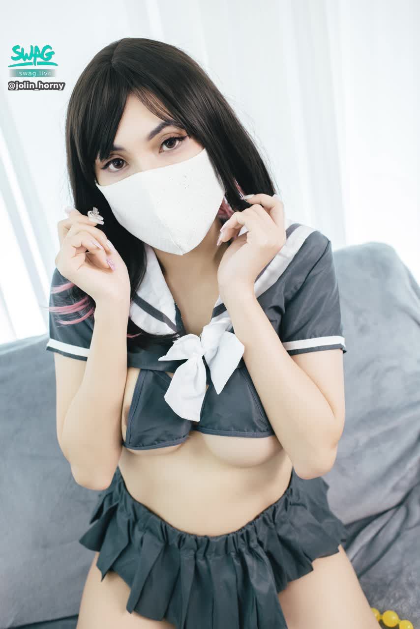  : 我可愛嗎？想擁有我嗎？🤭