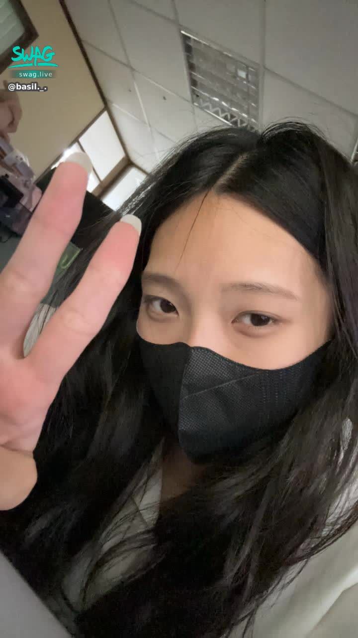 basil._. : 恢復上班 好辛苦 大家可以去另一個地方找我