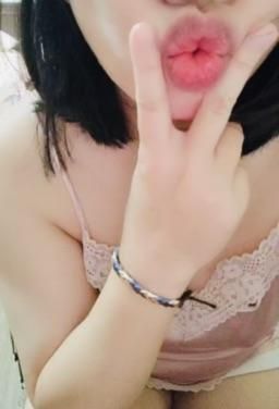 lelelina : 厚唇出擊👋
#樂樂#厚唇#性感#性感