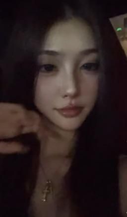 loneshadow4817 : 能摸摸你吗 感觉你毛茸茸的 像我的狗