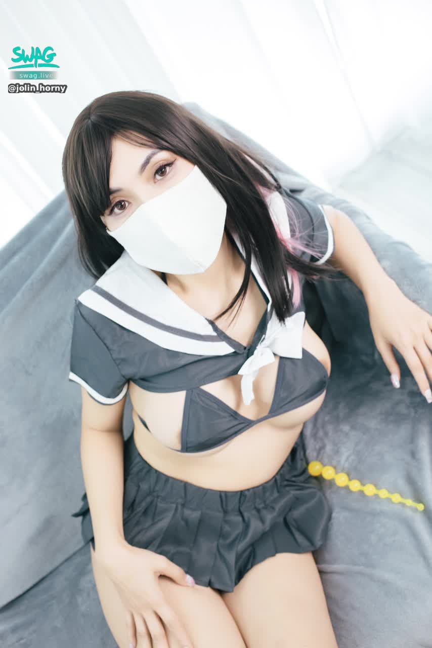  : 喜歡清純又性感的女學生嗎？🥰