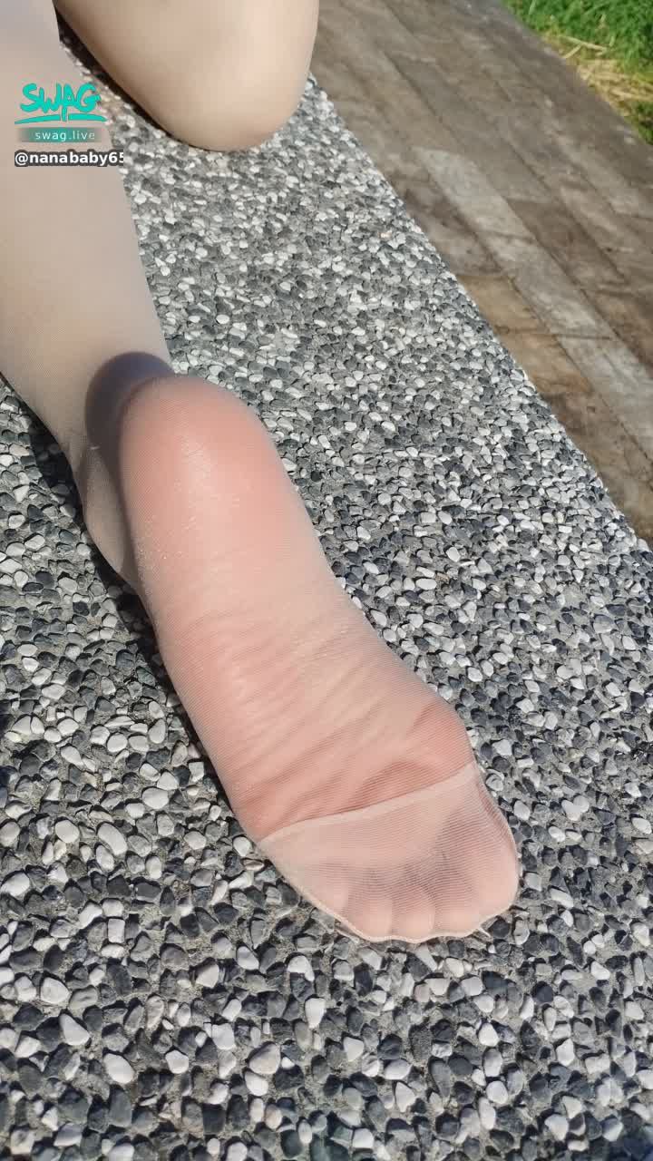 : 