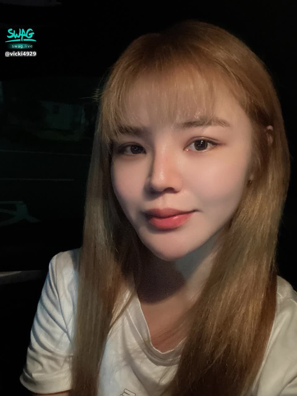vicki4929 : 天哪😦 我竟然想不開換髮型了💇‍♀️