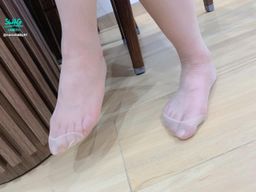 nanababy6503 : 迷娜的居家絲襪美腳
#絲襪 #美腳#腳趾#透膚絲襪
