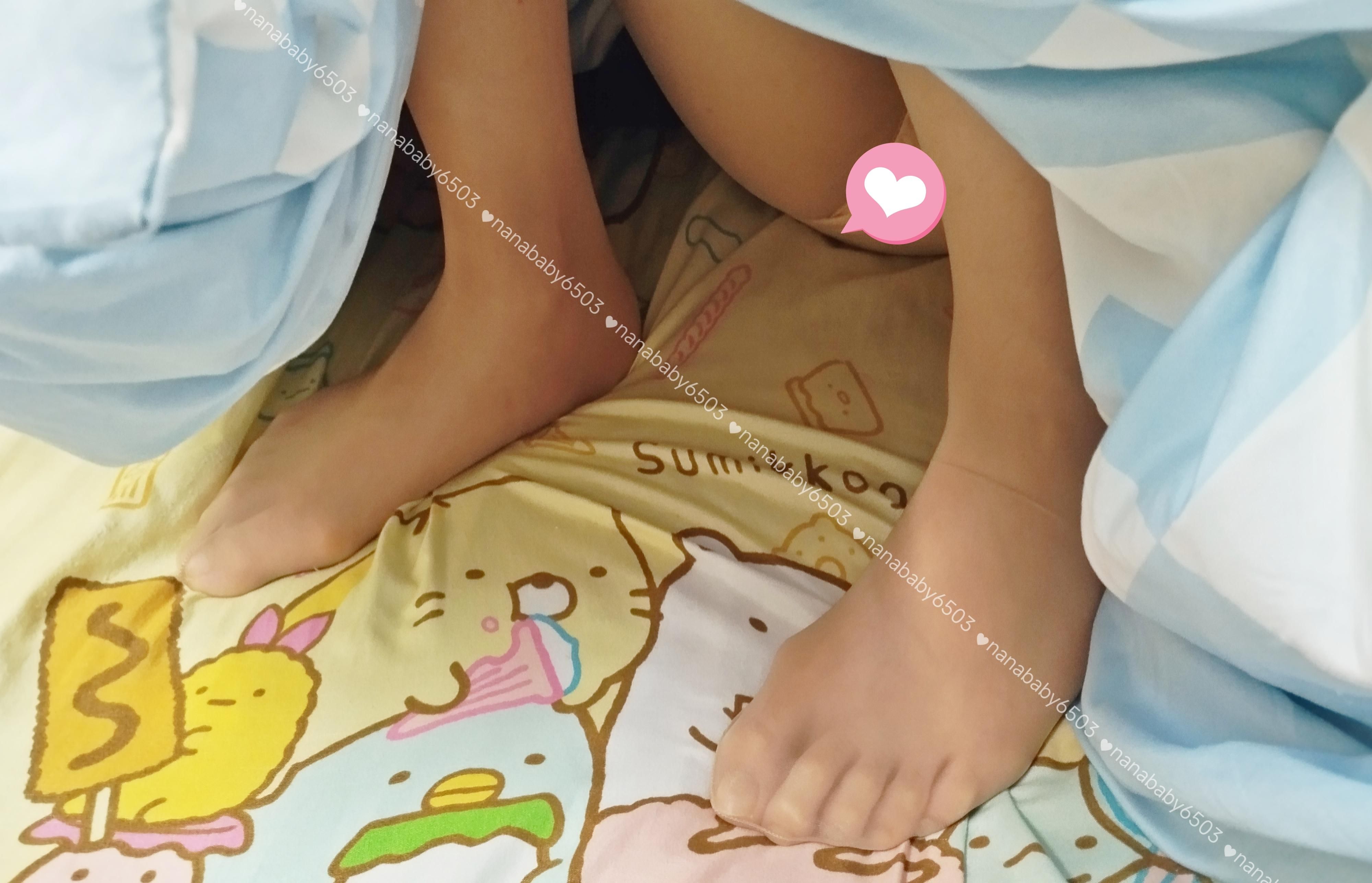 nanababy6503 : 呼叫~0d絲襪腳出來，幫忙解一天的苦悶，不停摩擦，玩樂至上💖
