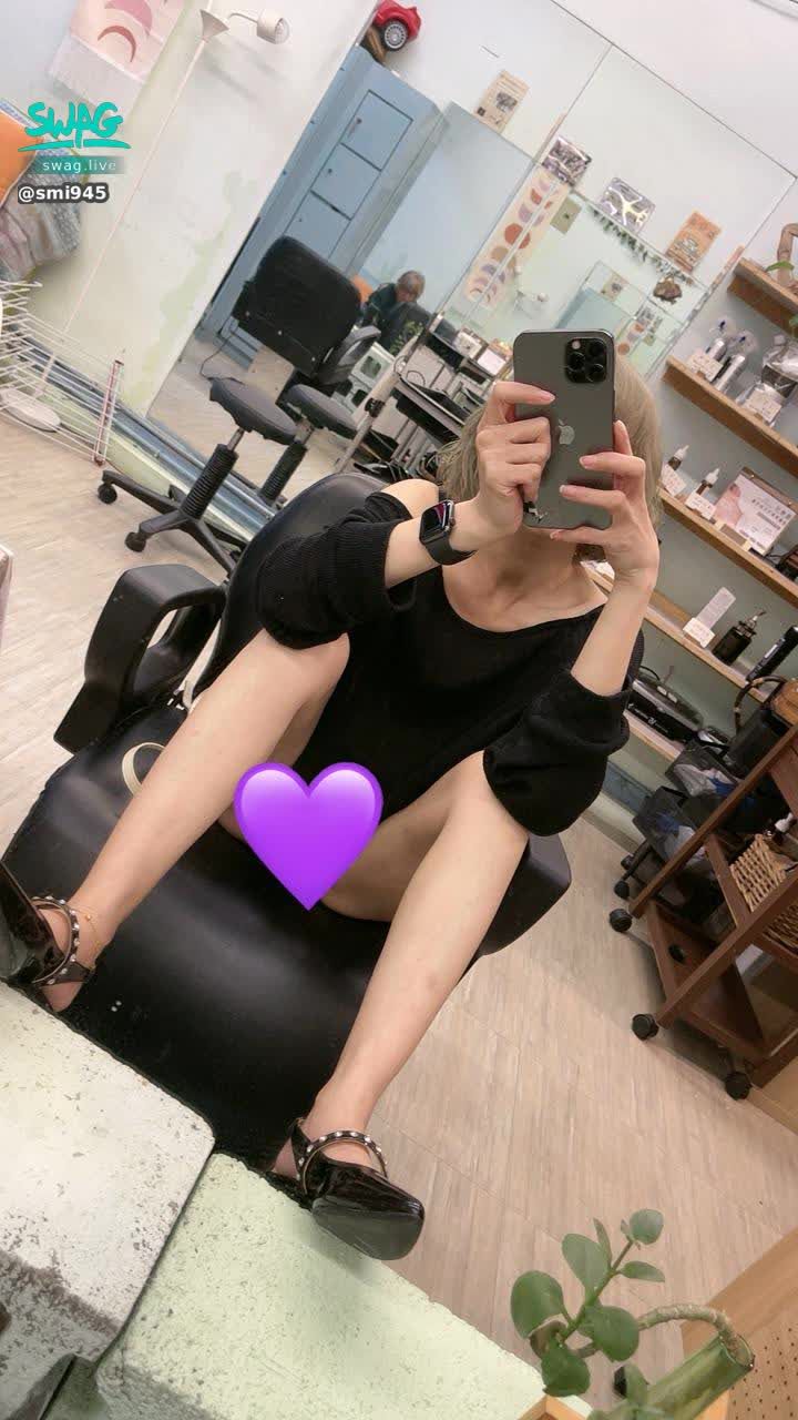 smi945 : 這種m腿口以嗎？🤭
喜歡給個愛心追蹤起乃可以解鎖我唷😘
相約在直播一起玩也可以唷😘