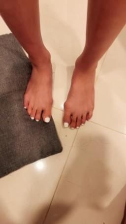 livybaby : 從腳往上拍到奶