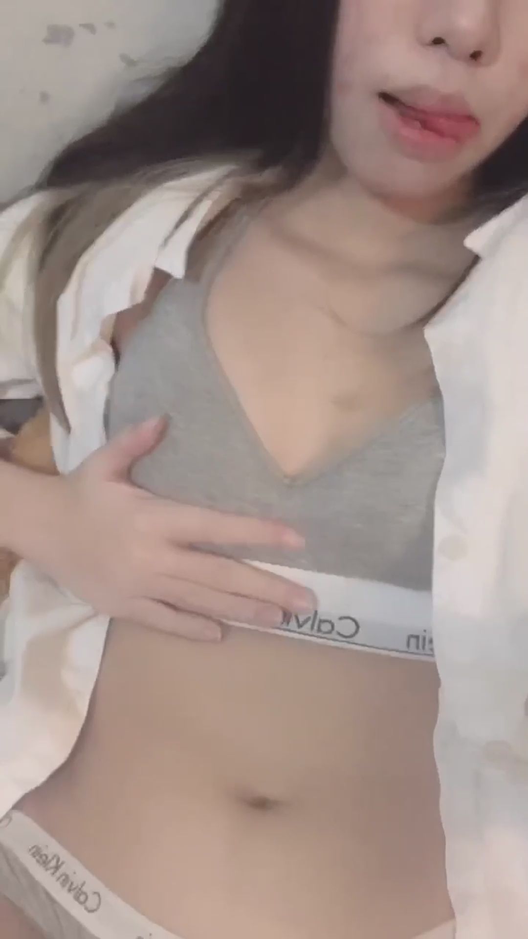 chloe_0915 : CK戰士第二彈😈這套沒有男人不愛吧？ #內衣 #誘惑 #騷 #內褲 #sexy #性感 #生活