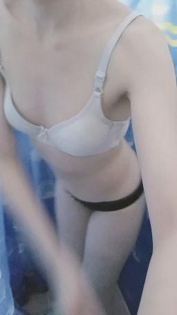 floraof : 增肌有待改善🤣Babe