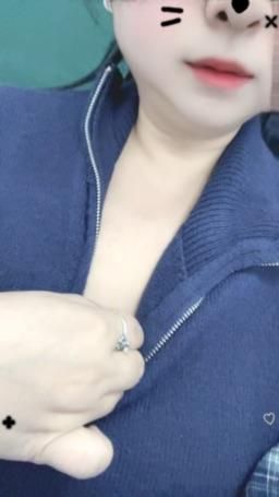 qianxingchen. : 在上班 好無聊 來滿足我嗎
