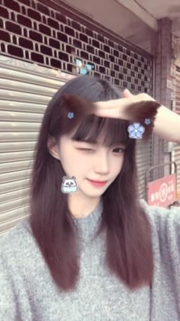 cindyy. : 今天穿灰色 吃飯去～