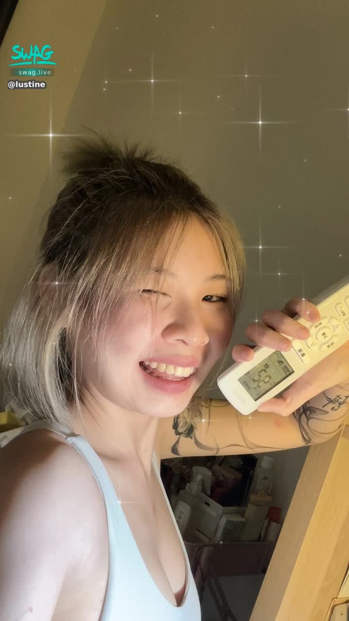 lustine : 今天是破音idol嬌✨
不知道大家喜不喜歡～喜歡的話記得私訊我說喜歡！
這樣就可以再一起鬧鬧鬧！跳跳跳！
當花花蝴蝶🦋