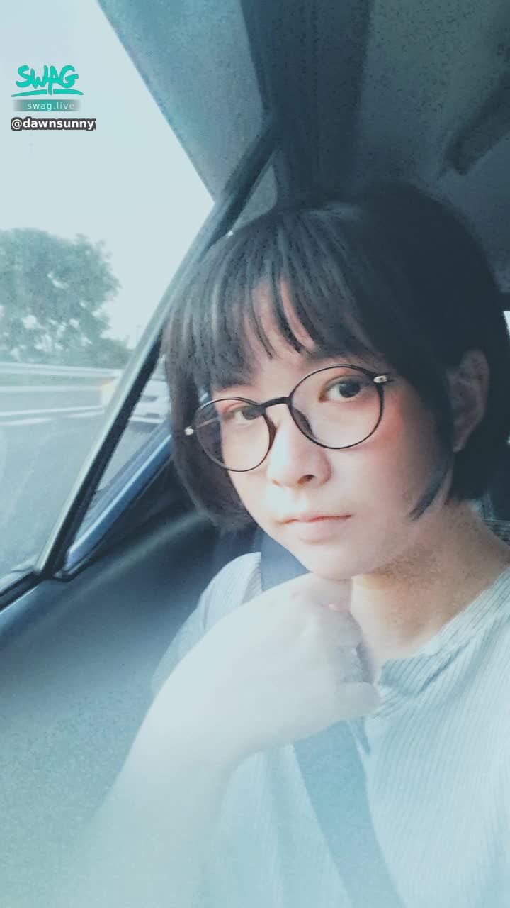 dawnsunnywo : 回家。
#露臉 #生活 #可愛 #白白嫩嫩 #新人 #大眼睛