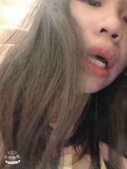 maysky : 給寶寶放福利囉！ 💖
開播色色慾望超大，來不及實戰開播，忙著挑逗粉絲硬棒棒 來幾次愛愛😝
後入式抽插的高潮影片，超害羞的 😳
跟粉絲實戰 💖💖高潮到不行，拍了5、6段影片跟一些照片，寶寶想訊息影片、照片解鎖私訊主播喔！💦
#騷 #高潮 #奶 #露點 #性感 #私訊#全裸#實戰
