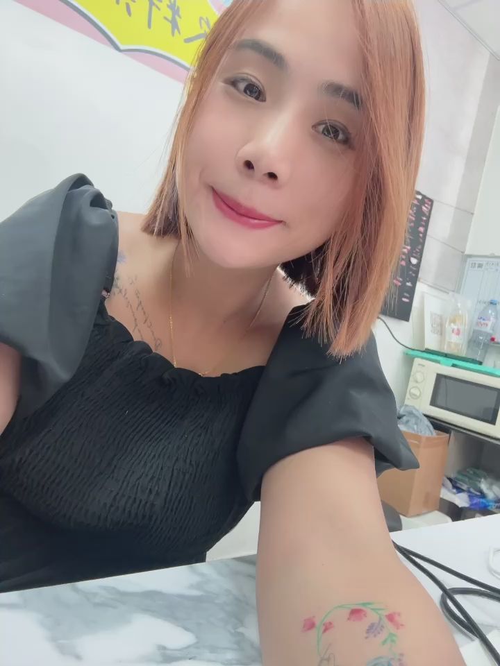 pizza_0705 : 約會不用禮物～想好好認識新朋友🌸我們可以一起吃飯、逛街、聊天～所以快點私訊我🥰 #約會 #私訊 #露臉 #甜美 #可愛 #sexy #性感