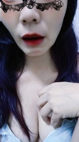 kimochitoys : 別急~還沒允許你看呢~