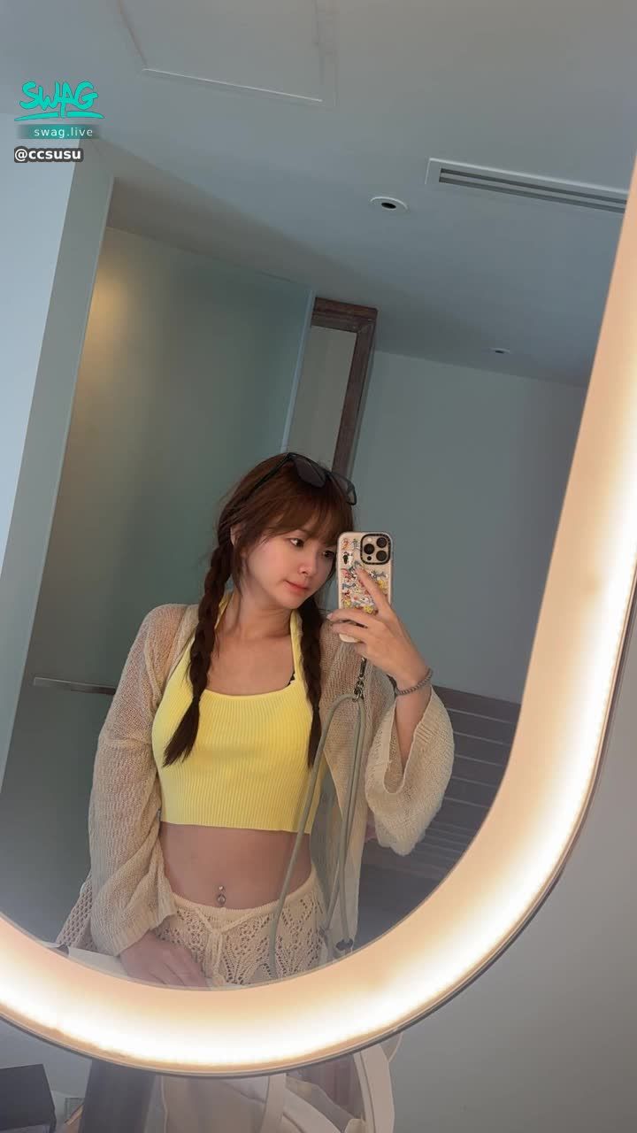 ccsusu : 今天拍攝第二天結束了💛直接曬成小黑酥😆