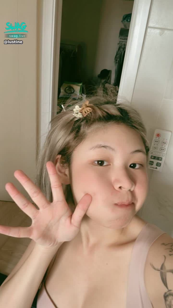 lustine : 早安安🥰最近恢復好天氣了～但也開始轉涼囉　各位志明要注意保暖❤️想要客製化一對一記得私訊呦🌸　#sexy #性感 #生活 #露臉 #可愛 #甜美 #私訊