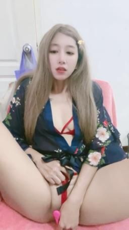 youyouzin : play pussy