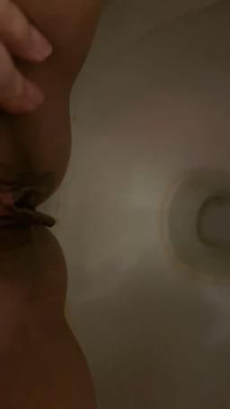 xxc3128 : 這次尿比較多😍