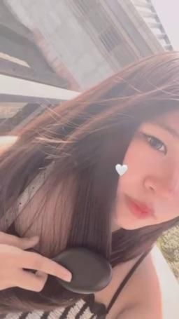 ssjan : 10/30（四）21:00小公主打遊戲🎮
達1w💎開慰慰秀💦
糖果屋🍬🉐抽獎券乙張
✨新貼文有寫前十名的禮物
🈵10張抽獎券🉐拍立得照片乙組（六張）
#主題直播