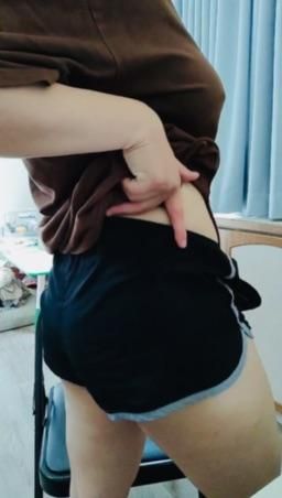 lelelina : 好啦性感舞一下
衣服也這樣不小心跳到激凸了😜😜😜😜

#樂樂#熱舞激凸#愛撫#性感