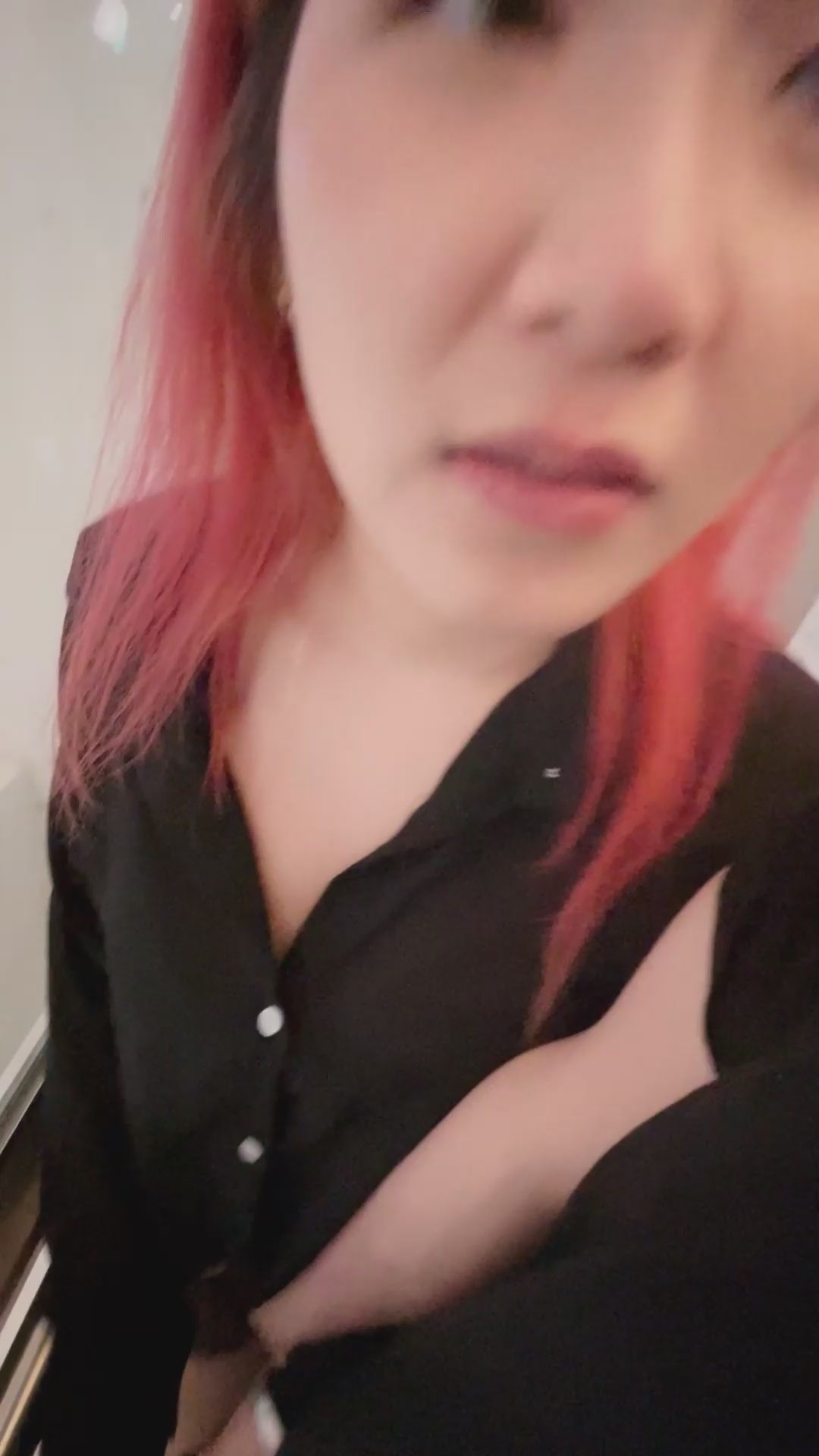 banbiekissme : 誰叫你要在這邊摸我 我當也只能摸回去啊....