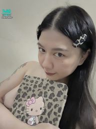 daisybaby : 傳給同學的照片,不小心露點😅