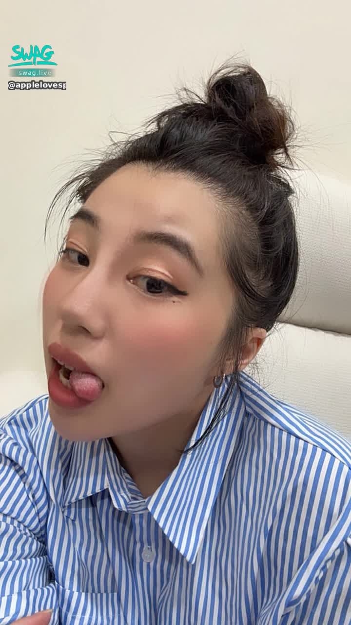 applelovespineapple : Just got off work 剛下班累累🥹