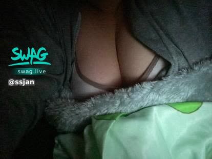 ssjan : 其實穿運動內衣出門我很怕爆出來😳💦