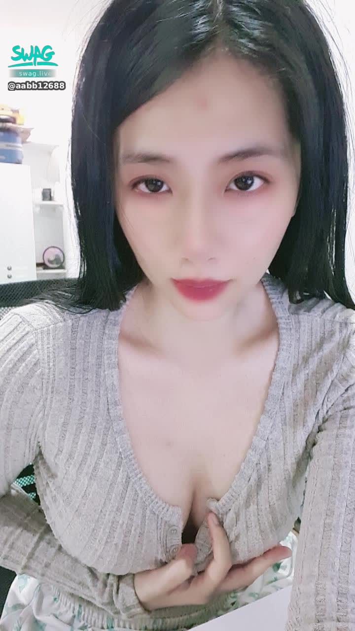 aabb12688 : welcome to my private room, like what u see?