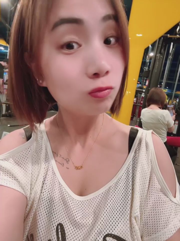 pizza_0705 : 好想去運動標汗💦誰要一起去健身房約會運動🤣 #約會 #日常 #生活 #sexy #性感 #生活 #露臉