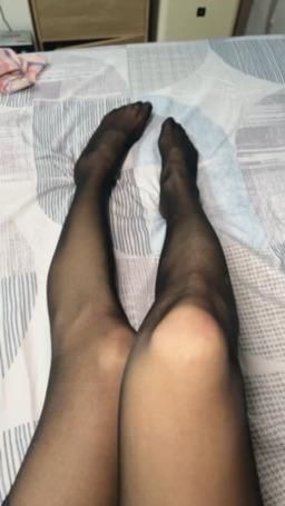 miohot : 這次表演噴到我的絲襪上了～有人想要這個原味絲襪嗎？