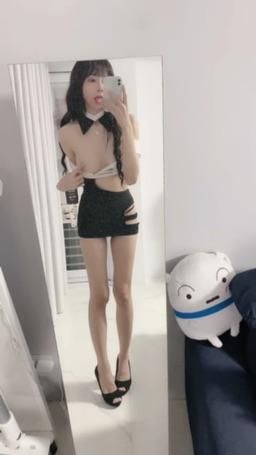miyukibaby : 鏡子🪞全身上下都喜歡🥰大長腿高跟鞋👠