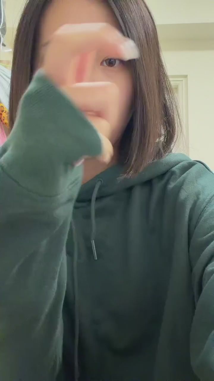 nevaeh1225 : 親一個👄禮拜一症候群全都消失❤️還想更多就來私訊認識我🤣 #私訊 #日常 #生活 #可愛 #甜美 #sexy #性感