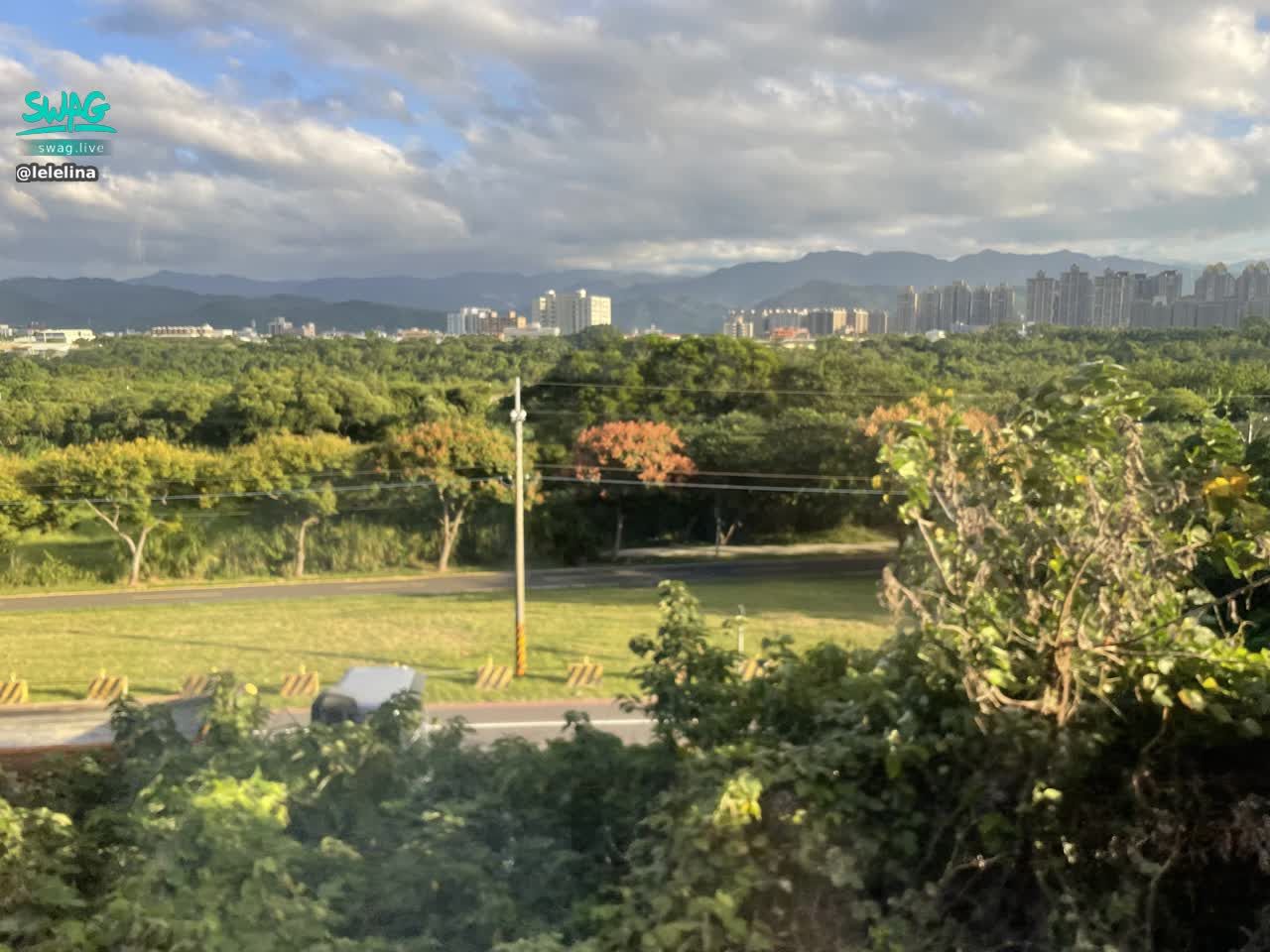 lelelina : 最近去了有綠地的地方
出走吸取精氣神😆😆
有力氣回鍋❤️Babe你也是嗎？
#樂樂#生活