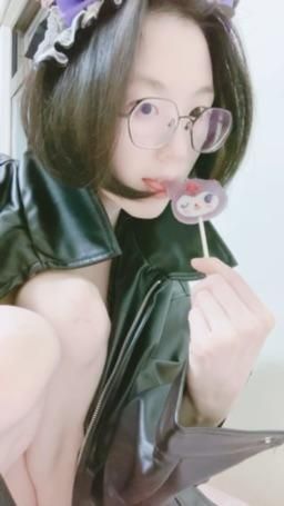 lynnbae : 說你喜歡我 想我 需要我 纏著我 我很不吃這套
#露臉 #奶 #露點 #內褲