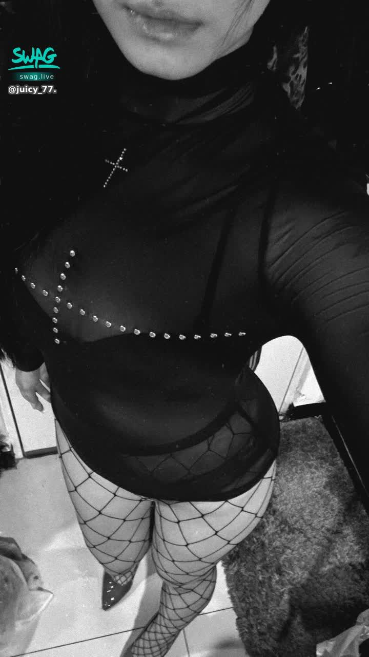 juicy_77. : 艾娃週五18:00-22:00直播 記得來找我玩💟💟💟