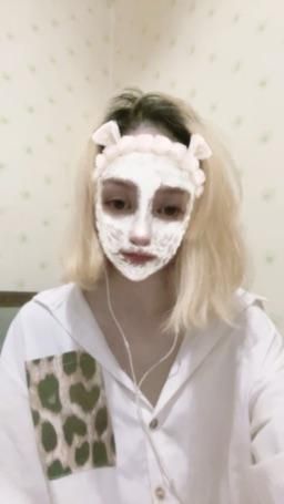 smi945 : 我先去開好房間等你們😘